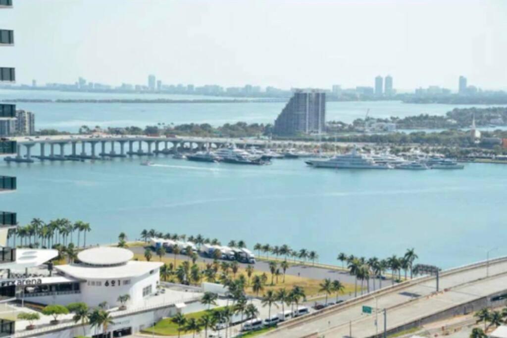 Vibrant Studio Downtown Miami Apartment Екстериор снимка